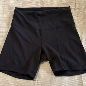 Lululemon Wunder Train shorts
